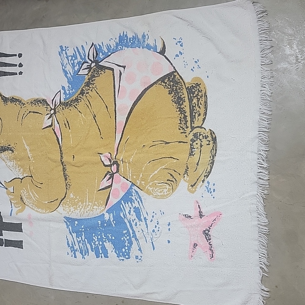 Big beautiful hippo "when you've got it flaunt it!!!" Beach towel vintage - Picture 4 of 4